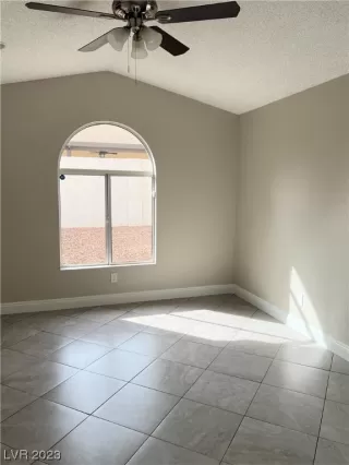 Photo #6: 2476062 Listing 