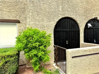 Photo #2: 2476109 Listing 