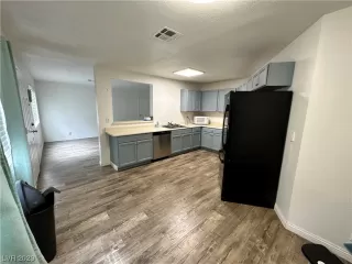 Photo #6: 2476109 Listing 