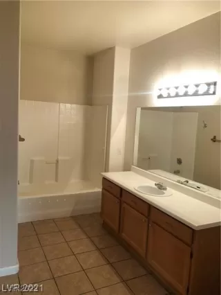 Photo #6: 2476125 Listing 