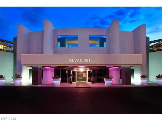 MLS: 2476134 Condo For Sale