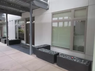 Photo #3: 2476134 Listing