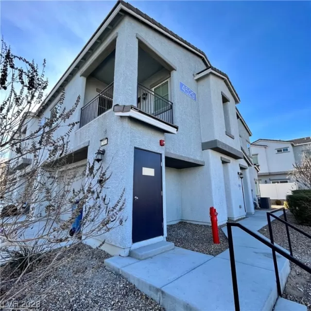 MLS: 2476163 Condo For Sale