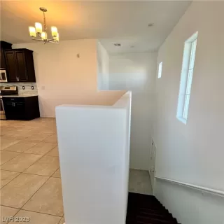 Photo #5: 2476163 Listing