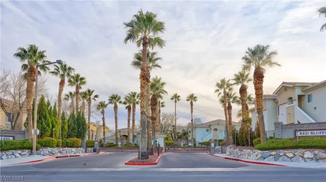 MLS: 2476225 Condo For Sale