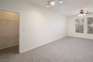 Photo #5: 2476226 Listing