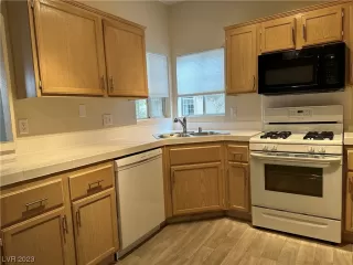 Photo #5: 2476274 Listing 
