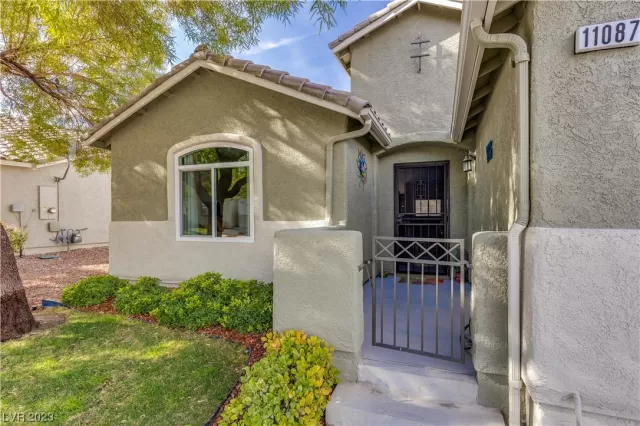 MLS: 2476314 Condo For Sale