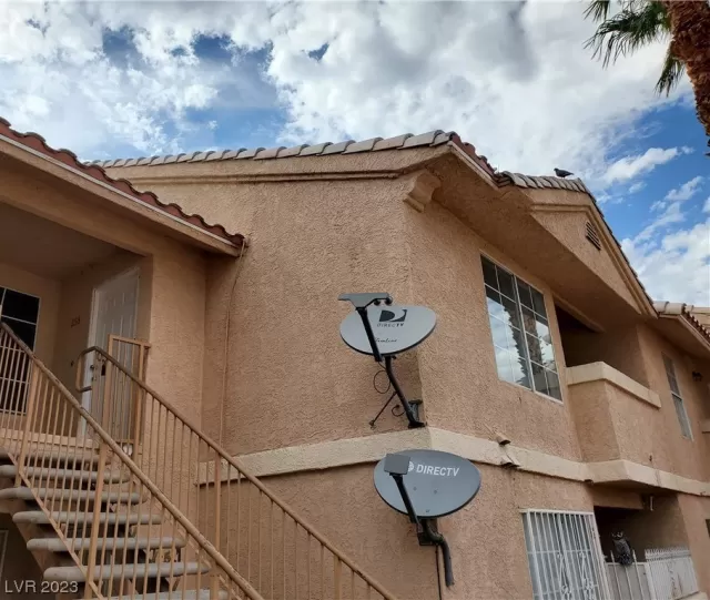 MLS: 2476316 Condo For Sale