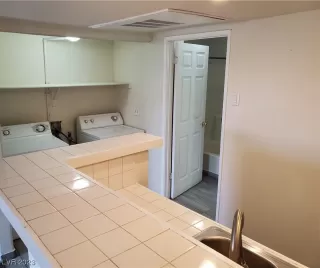 Photo #3: 2476316 Listing 