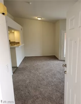 Photo #5: 2476316 Listing 