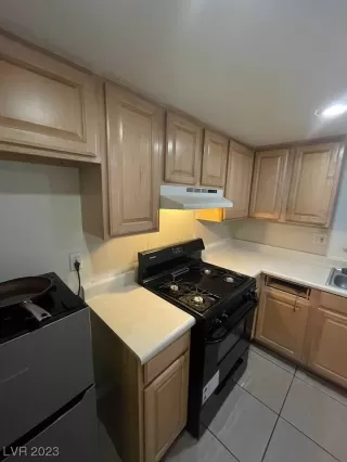 Photo #3: 2476332 Listing 