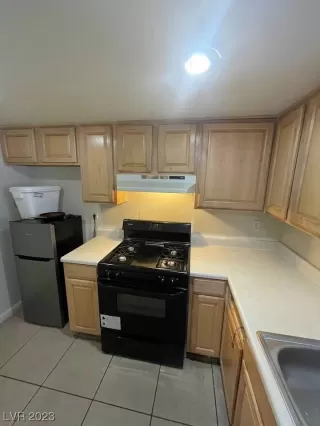 Photo #5: 2476332 Listing 