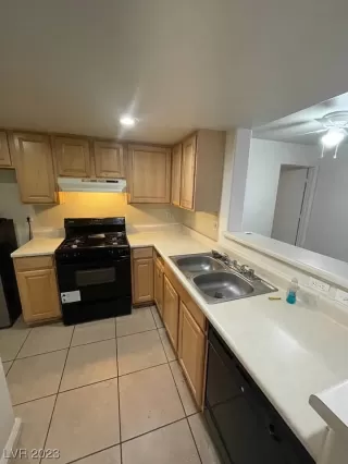 Photo #6: 2476332 Listing 