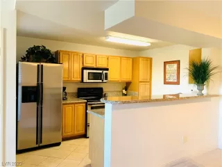 Photo #6: 2476337 Listing 