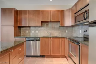 Photo #1: 2476346 Listing