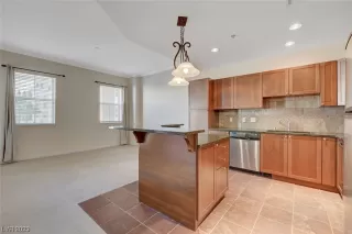 Photo #5: 2476346 Listing