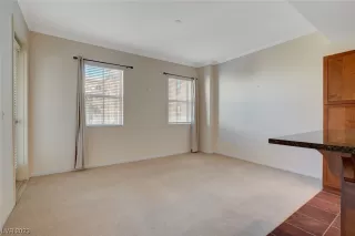 Photo #6: 2476346 Listing