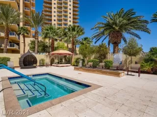 Photo #5: 2476347 Listing 