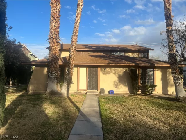 MLS: 2476356 Condo For Sale