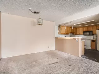 Photo #2: 2476360 Listing 