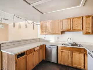 Photo #3: 2476360 Listing 