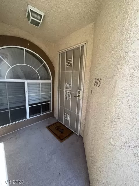 MLS: 2476367 Condo For Sale