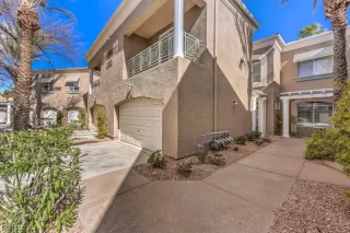 Photo #2: 2476398 Listing