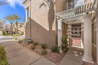 Photo #3: 2476398 Listing