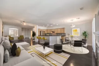 Photo #4: 2476398 Listing