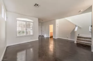 Photo #6: 2476398 Listing