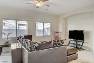 Photo #3: 2476401 Listing