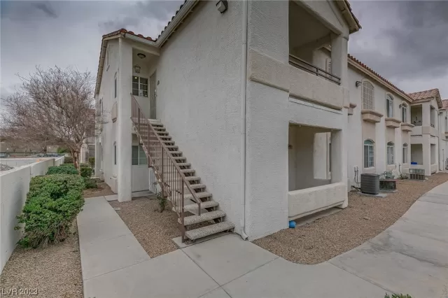 MLS: 2476412 Condo For Sale