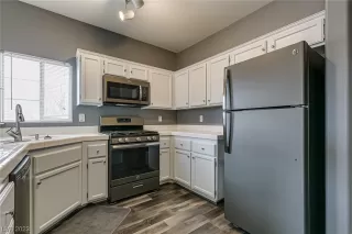 Photo #5: 2476412 Listing