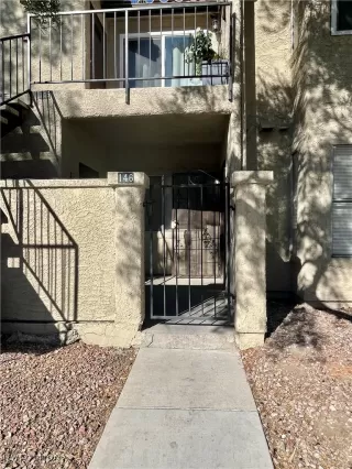 Photo #1: 2476428 Listing 