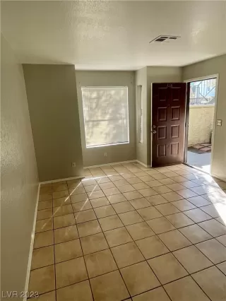 Photo #2: 2476428 Listing 