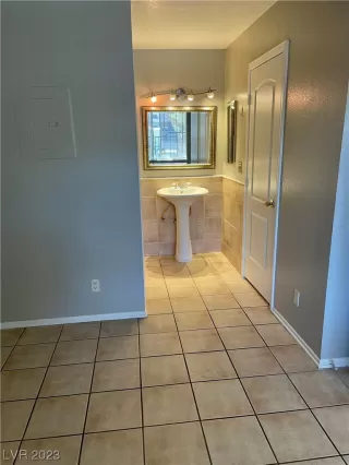 Photo #5: 2476428 Listing 