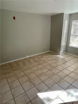 Photo #6: 2476428 Listing 