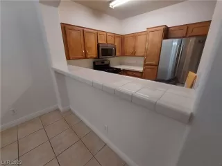 Photo #4: 2476488 Listing 