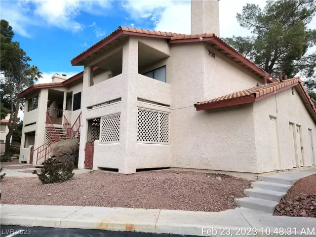 MLS: 2476498 Condo For Sale