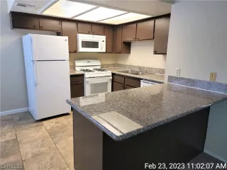 Photo #5: 2476498 Listing 