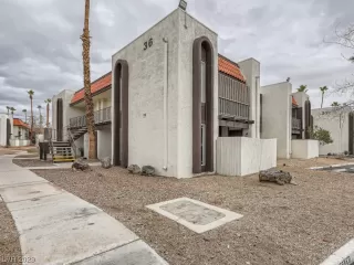 Photo #1: 2476507 Listing 