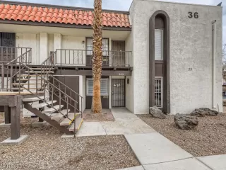 Photo #2: 2476507 Listing 