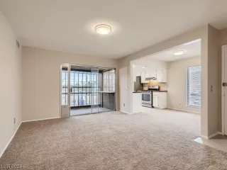 Photo #3: 2476507 Listing 