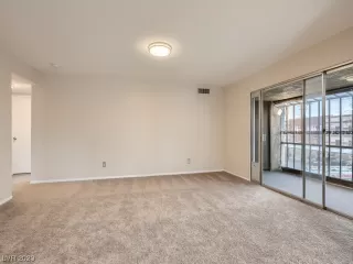 Photo #4: 2476507 Listing 