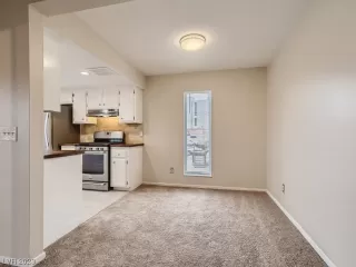 Photo #5: 2476507 Listing 