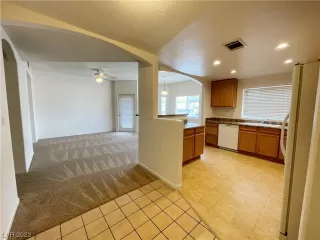 Photo #2: 2476512 Listing 