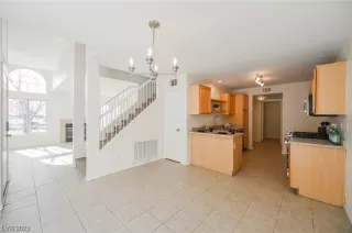 Photo #3: 2476522 Listing