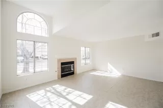 Photo #4: 2476522 Listing