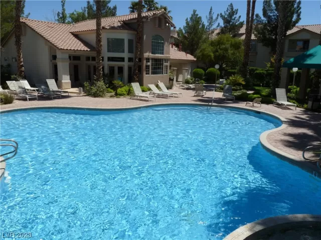 MLS: 2476525 Condo For Sale